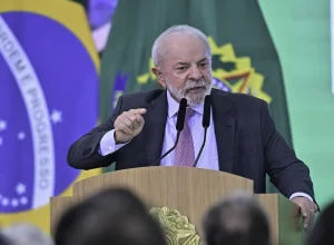 intervencao-armada-na-venezuela-seria-catastrofe-humanitaria,-diz-lula-apos-ameacas-dos-eua