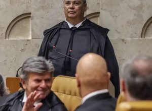 dino-suspende-trecho-de-projeto-que-“ressuscitava”-pagamentos-de-rp9