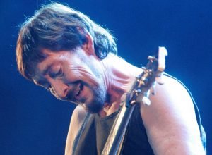 morre-o-cantor-britanico-chris-rea,-de-‘driving-home-for-christmas’,-aos-74