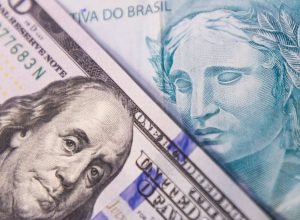 dolar-abre-em-leve-alta-nesta-terca-feira-com-investidores-avaliando-aceleracao-do-ipca-15