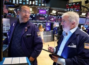 wall-street-oscila-pouco-enquanto-mercado-analisa-pib-dos-eua