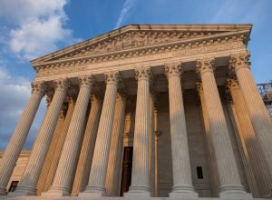 em-derrota-para-trump,-suprema-corte-dos-eua-bloqueia-envio-da-guarda-nacional-a-chicago