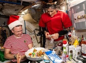 natal-no-espaco:-nasa-mostra-ceias-natalinas-na-iss;-veja-fotos