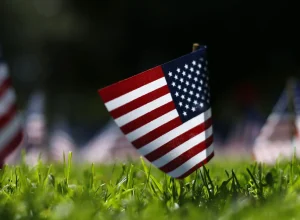 pedidos-de-auxilio-desemprego-nos-eua-caem-10-mil,-para-214-mil