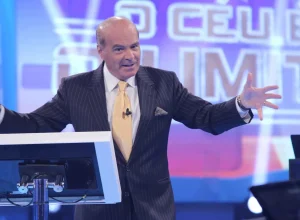 apos-vender-acoes,-marcelo-de-carvalho-seguira-no-ar-como-apresentador-da-redetv!