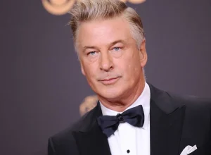 alec-baldwin-enfrenta-problemas-de-saude-mental-apos-incidente-em-“rust”