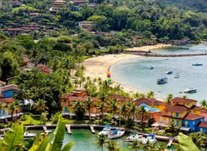 explosao-em-lancha-deixa-ao-menos-cinco-feridos-em-angra-dos-reis