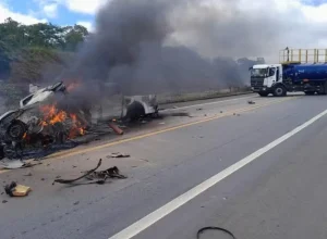 onze-pessoas-morrem-apos-batida-entre-dois-carros-no-sul-da-bahia