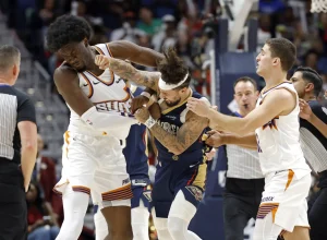 jogadores-da-nba-trocam-socos-em-jogo-entre-pelicans-e-suns