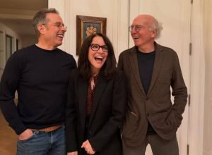 jerry-seinfeld,-julia-louis-dreyfus-e-larry-david-se-reunem-em-rara-foto