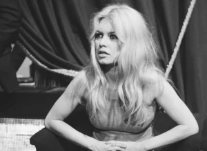 brigitte-bardot-virou-letra-de-caetano-veloso-e-pos-buzios-na-rota-do-turismo-mundial