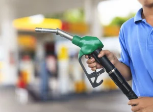 preco-do-etanol-sobe-em-19-estados-e-no-df,-cai-em-3-e-fica-estavel-em-3-na-semana,-diz-anp