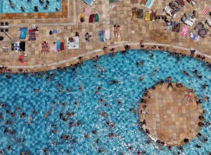 derretendo-de-calor?-truques-simples-para-se-refrescar-sem-ar-condicionado