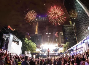 sao-silvestre-e-reveillon-alteram-transito-na-paulista;-veja!