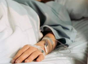 sete-pessoas-sao-internadas-com-suspeita-de-intoxicacao-por-metanol-na-ba