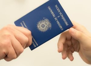 trabalhar-virado?-veja-o-que-diz-a-clt-sobre-chegar-alcoolizado-na-empresa