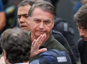 moraes-libera-visitas-permanentes-de-flavio,-carlos-e-renan-a-bolsonaro