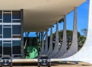 moraes-manda-prender-filipe-martins,-ex-assessor-de-bolsonaro