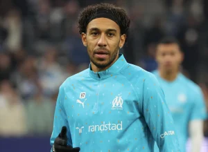 governo-de-pais-africano-suspende-ex-barca-e-arsenal-da-selecao-apos-vexame