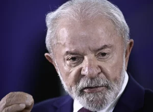 lula-diz-que-bombardeios-dos-eua-a-venezuela-‘ultrapassam-uma-linha-inaceitavel’