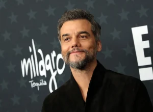 wagner-moura-perde-critics-choice-de-tv,-mas-segue-na-disputa-de-cinema