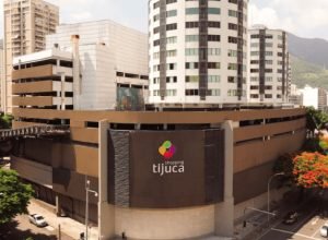 tragedia-no-rio:-incendio-fecha-shopping-tijuca-e-mata-bombeiros