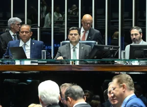 ao-menos-33-senadores-devem-tentar-reeleicao,-e-4-sinalizam-aposentadoria