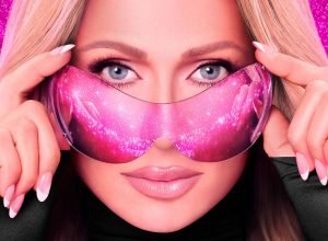 quem-sobreviveu-aos-anos-2000-pode-superar-qualquer-coisa,-diz-paris-hilton