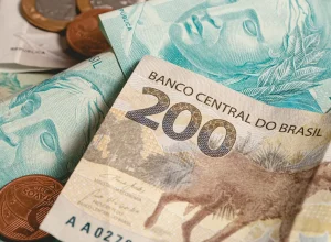 com-alta-de-6,79%,-salario-minimo-sobe-r$-103-em-2026