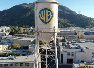 warner-bros.-rejeita-oferta-da-paramount-e-seguira-acordo-com-a-netflix