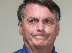 bolsonaro-pede-para-entrar-em-programa-de-leitura-de-livro-para-abater-pena