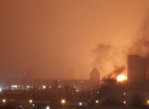 ataque-russo-deixa-mortos-e-provoca-incendios-em-kiev