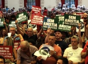 em-ato-em-sp,-manifesto-celebra-democracia-contra-atos-de-8-de-janeiro