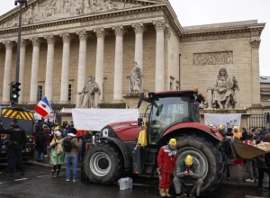 produtores-bloqueiam-estradas-na-franca-contra-acordo-ue-mercosul
