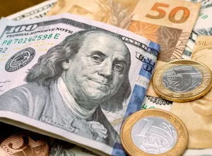 dolar-recua-para-r$-5,36-e-bolsa-avanca,-com-inflacao-do-brasil-e-emprego-dos-eua-em-foco