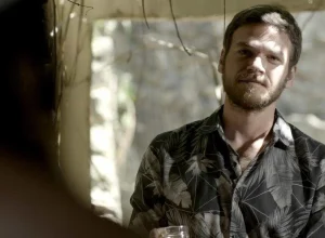 emilio-dantas-diz-que-sofreu-golpe-ao-fazer-compra-na-amazon