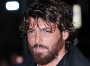 ator-turco-can-yaman-e-preso-em-operacao-antidrogas-em-istambul