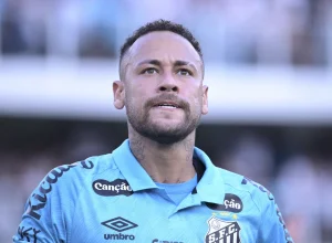 neymar-nomeia-jogador-do-real-madrid-como-melhor-meio-campista-do-mundo