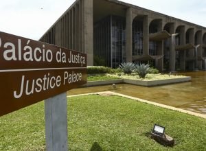 lula-nomeia-manoel-carlos-de-almeida-neto-ministro-interino-da-justica