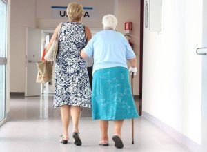 apoio-emocional-e-chave-para-evitar-depressao-em-idosos,-conclui-estudo