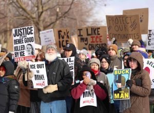 governo-trump-anuncia-envio-de-centenas-de-agentes-a-minneapolis-em-meio-a-protestos