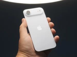 novo-iphone-air-pode-ganhar-bateria-maior-e-camera-dupla-na-2a-geracao