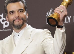 o-agente-secreto-vence-duas-das-principais-categorias-do-globo-de-ouro