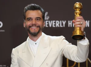 alem-do-globo-de-ouro,-wagner-moura-ganhou-sacola-com-brindes-que-passam-de-r$-5-milhoes