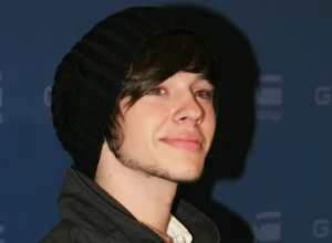 ator-de-“high-school-musical”-e-detido-por-posse-de-pornografia-infantil