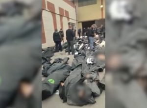 protestos-no-ira:-corpos-sao-empilhados-em-necroterios-improvisados-no-pais