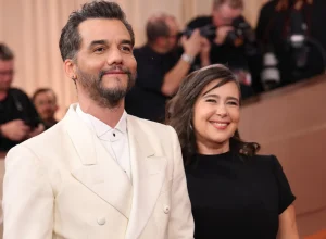 conheca-sandra-delgado,-mulher-de-wagner-moura,-e-os-filhos-do-casal