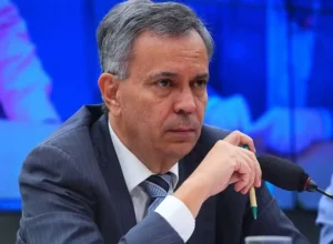 pf-faz-operacao-e-mira-deputado-em-investigacao-sobre-desvio-de-emendas