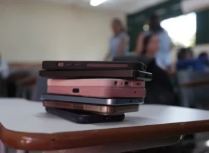mec-fara-pesquisa-sobre-impacto-da-restricao-de-celular-nas-escolas
