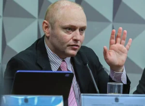 defesa-de-hacker-pede-ao-stf-reducao-de-pena-com-base-em-indulto-de-natal-de-lula